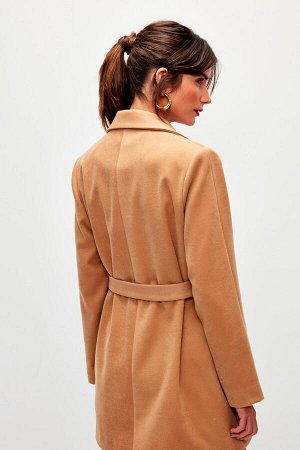 Сплошное пальто с двубортным воротником и поясом, коричневое