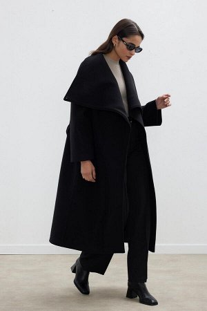 Пальто с широким воротником и поясом, черное