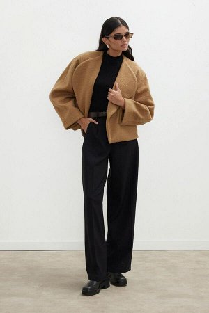 Короткое пальто-манжеты Jacqueline Светло-бежевого цвета