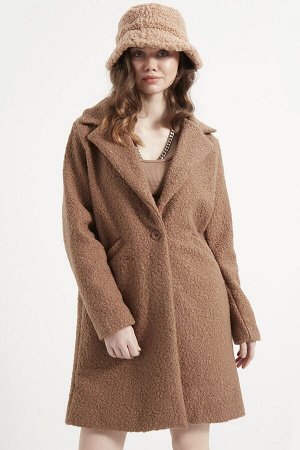 Женское светло-коричневое пальто-букле