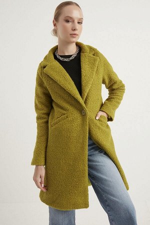 Женское маслянисто-зеленое пальто из букле