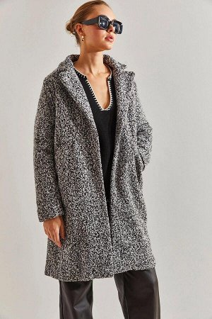 Женское двубортное пальто из кешью с воротником и карманами