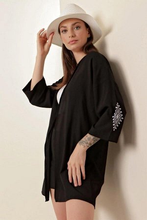 Женское кимоно миди черного цвета с вышивкой на рукавах HZL22S-BD158771