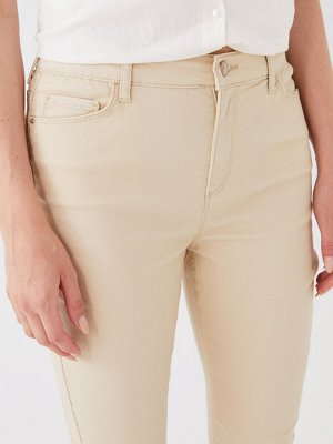 Женские джинсовые капри приталенного кроя