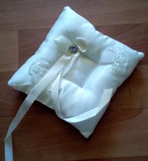 Свадебная подушка для колец