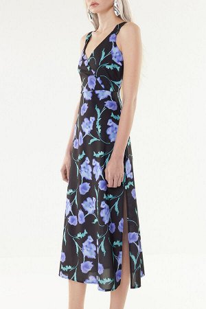 Красочное атласное платье макси А-силуэта с цветочным узором