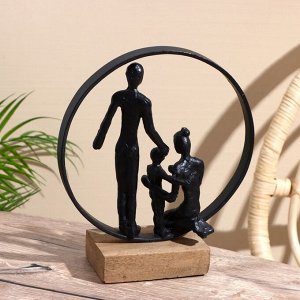 Сувенир «Семья», 23x10.5x27 см, полимерная смола, манговое дерево