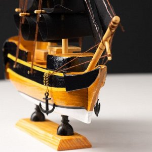 Сувенирная модель корабля «Олифант», 24x24x4 см