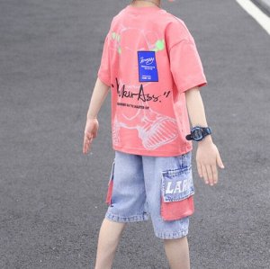 Летний комплект для мальчика: футболка с принтом + джинсовые шорты с накладными карманами, розовый/синий