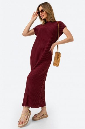 Женское вязаное платье рубчик-лапша