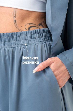 Женский костюм в пижамном стиле