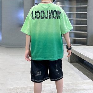 Летний комплект для мальчика: яркая футболка с принтом + шорты, зеленый/черный