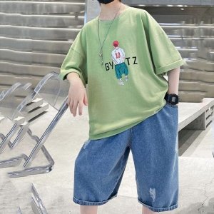 Летний комплект для мальчика: футболка с принтом + джинсовые шорты с рваным эффектом, зеленый/синий