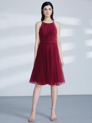 Короткое кружевное коктейльное бордовое платье