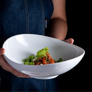 Тарелка Красивая фарфоровая посуда – это гармоничное дополнение к стильному интерьеру и прекрасный способ создания уютной дружелюбной обстановки. Без нее невозможно представить себе праздничный стол, 