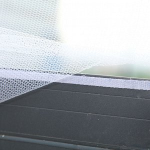 Сетка москитная на окно с самоклеющейся лентой (130х150см, цвет белый)