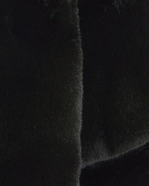 Черная шуба из искусственного меха со вставками