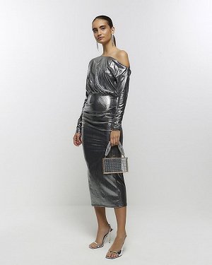 Серебряное облегающее платье миди с открытыми плечами