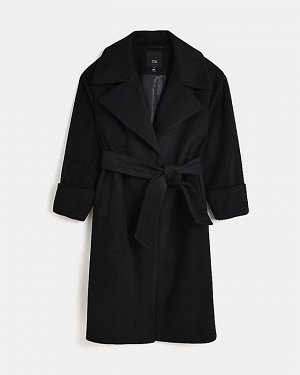 Черное пальто с запахом и поясом