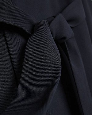 Черная атласная куртка дастер с завязками на талии