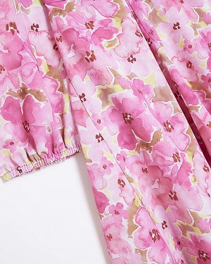 Розовое мини-платье с завязкой на талии и цветочным принтом