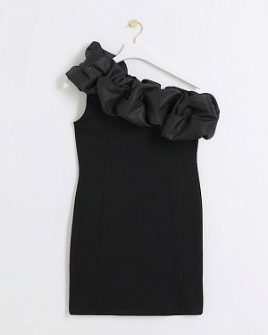Черное облегающее мини-платье с открытыми плечами