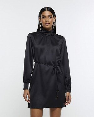 Черное атласное мини-платье с завязкой на талии