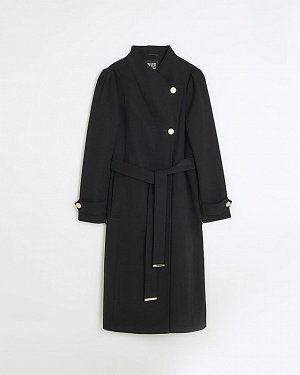 Черное пальто с запахом и поясом