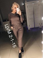 Вязаный костюм с камнями
