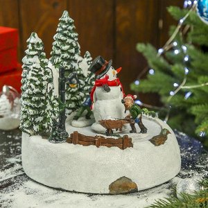 Сувенир полистоун музыкальный, световой "Лепим снеговика" вращается 19х21х21 см