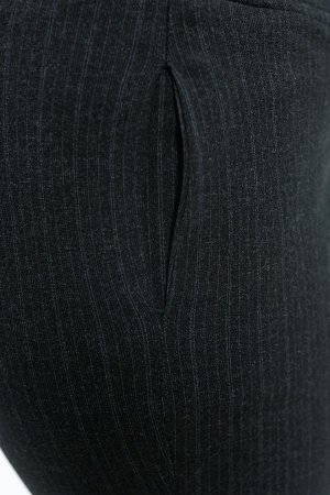 Брюки-6286 Фасон: Брюки; Модель брюк: Дудочки; Материал: Кашемир; Цвет: Черный Брюки кашемир 7/8 полоска
Брюки-стрейч в полоску выполнены из плотной мягкой ткани. Модель отлично сидит за счет комфортн