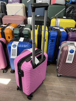 Чемодан маленький размер S 20" 40 л (ручная кладь) розовый