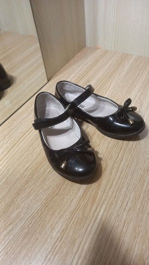 Нарядные лаковые туфельки mursu для девочки! Размер 29, полноразмерные. Длина по стельке 19 см