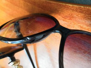 Солнцезащитные очки с бабочкой на дужке УЦЕНКА