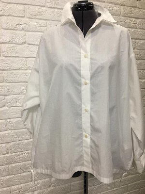 Рубашка Блузка-рубашка свободного силуэта с кулиской по низу спинки. 
100% хлопок.
Размер Free Size, на 46-48