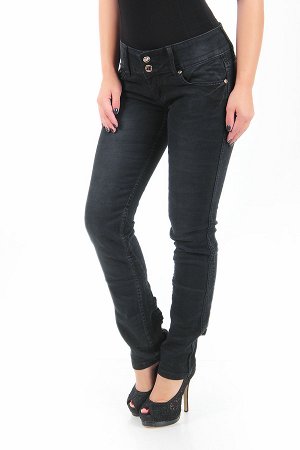 Джинсы Длина изделия: В арсенале у каждой женщины в среднем семь пар джинсов, но главной ударной силой должны стать именно эти джинсы, на поясе предусмотрены шлёвки для ремня . Длина изделия на модели