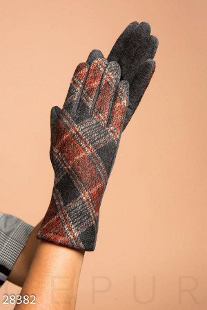 Теплые трикотажные перчатки
