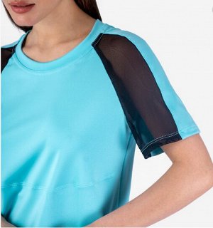 Топ Голубой/черный
Женская футболка прямого кроя, с резными линиями, вставками из сетки и рукавом реглан.
Материал:
Meryl Pro - гипоаллергенный материал, не содержащий токсичных компонентов. Обладает 