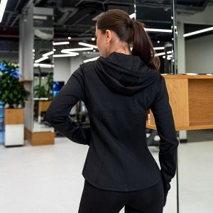 Куртка Черный
Женская куртка на молнии, с капюшоном.
Материал:
Meryl Pro - гипоаллергенный материал, не содержащий токсичных компонентов. Обладает высокой эластичностью, но при этом отлично держит фор