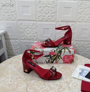 Босоножки женские кожаные