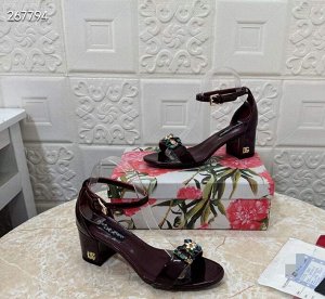 Босоножки женские кожаные