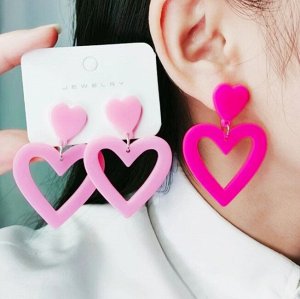 Серьги пластиковые сердечки молочные