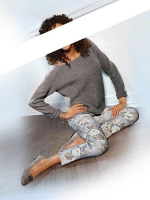 1к Linea Tesini  Пуловер, серо-бежевый  Непринужденный образ с дизайнерской душой. Привлекательная основа с большим овальным вырезом и широковатыми плечами. Края резиночной вязкой. Непринужденная прям