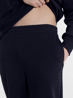 Комплект мужской (джемпер, брюки) в черном цвете
