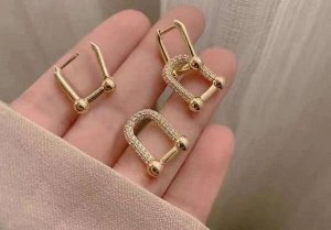 Аксессуары для волос и бижутерия Китай Серьги со стразами хит. Модные серьги.