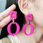 Серьги пластиковые матовые кольца ярко-розовые