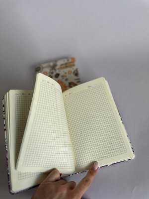 Блокнот ежедневник в клетку недатирован. "Косметика" 18*13 см
