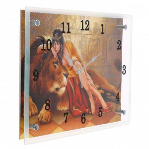 Часы настенные, серия: Животный мир, "Царица со львом", 25х35 см