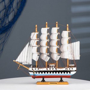 Сувенирная модель корабля «Победа», борта триколор, паруса белые, 32x32.5x7 см