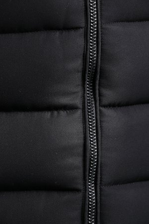 Куртка Длина изделия: Куртка, капюшон на молнии (отстёгивается). Модель прекрасно подойдет для формирования повседневного гардероба.